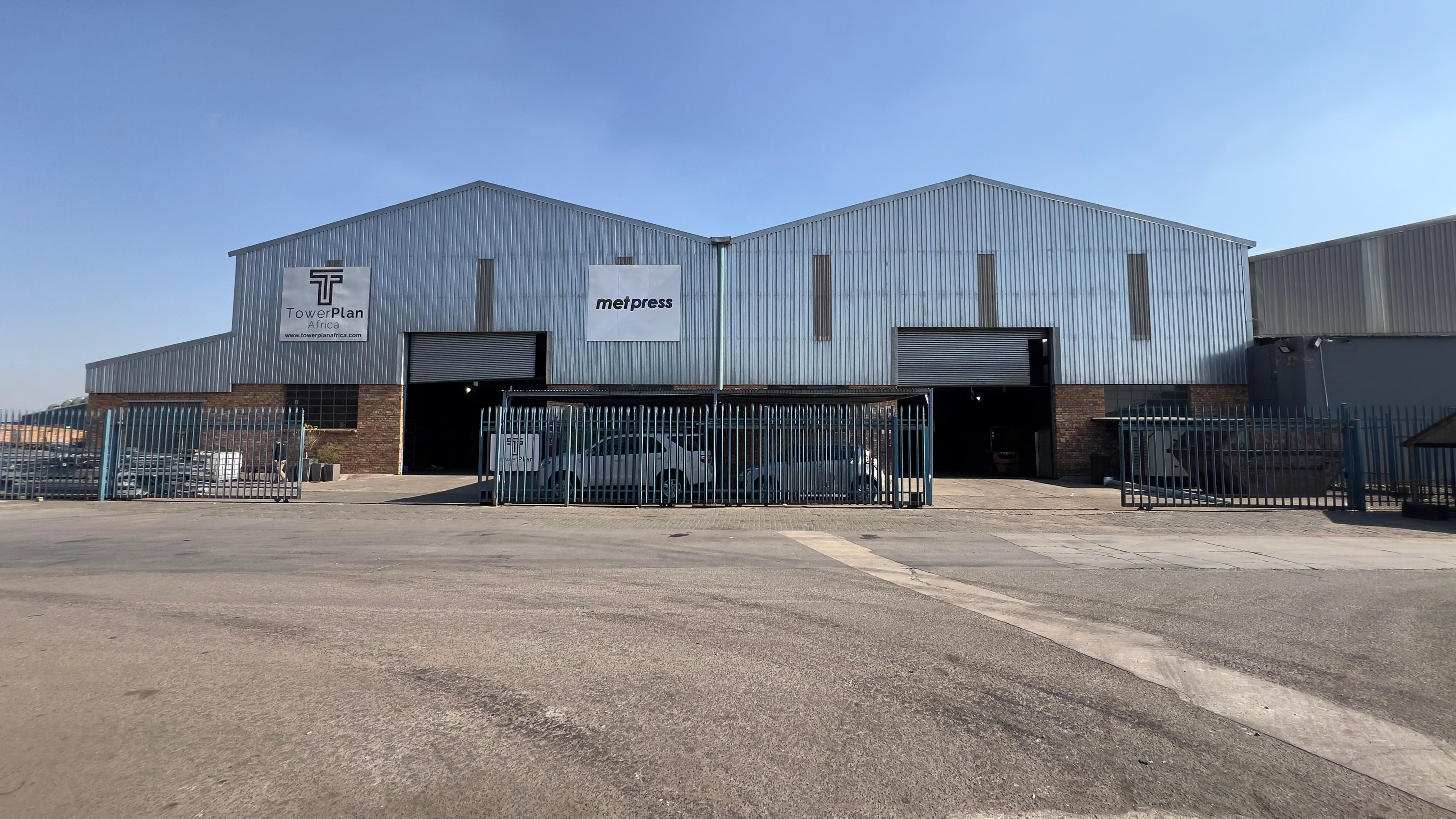 Neat warehouse / factory to let in Germiston South