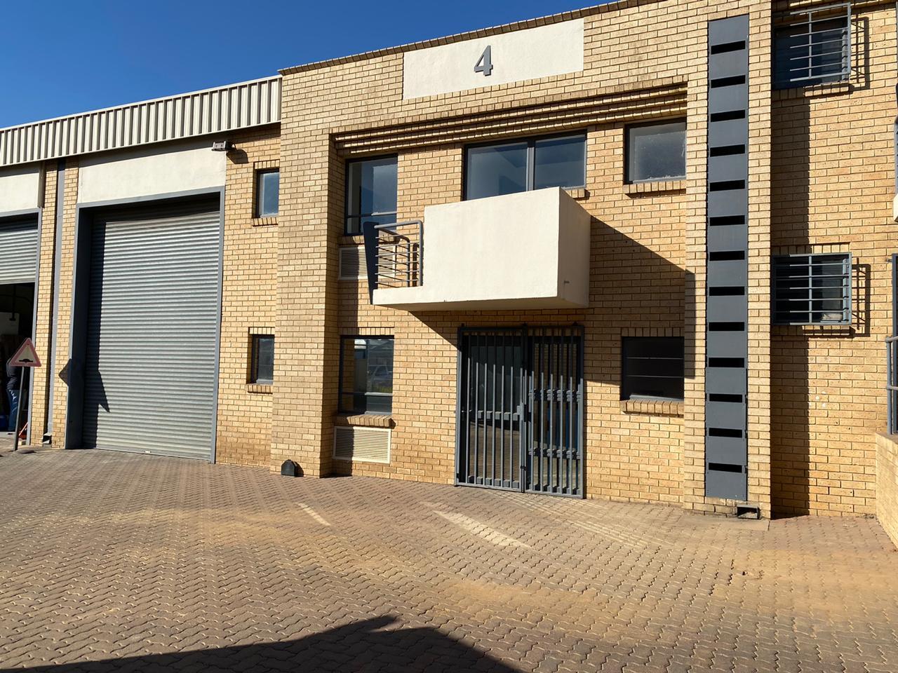 Mini unit to let in a secure park, Driehoek, Germiston