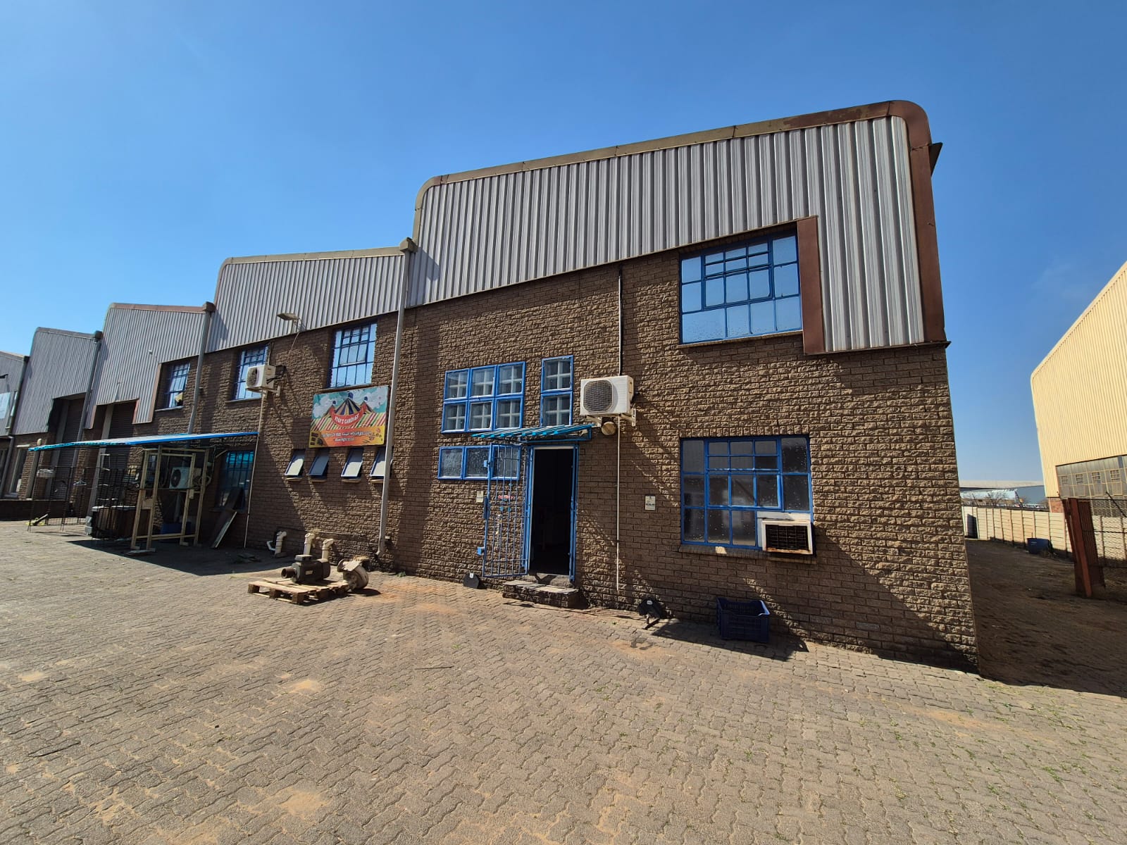 Sectional title industrial unit for sale in Wadeville