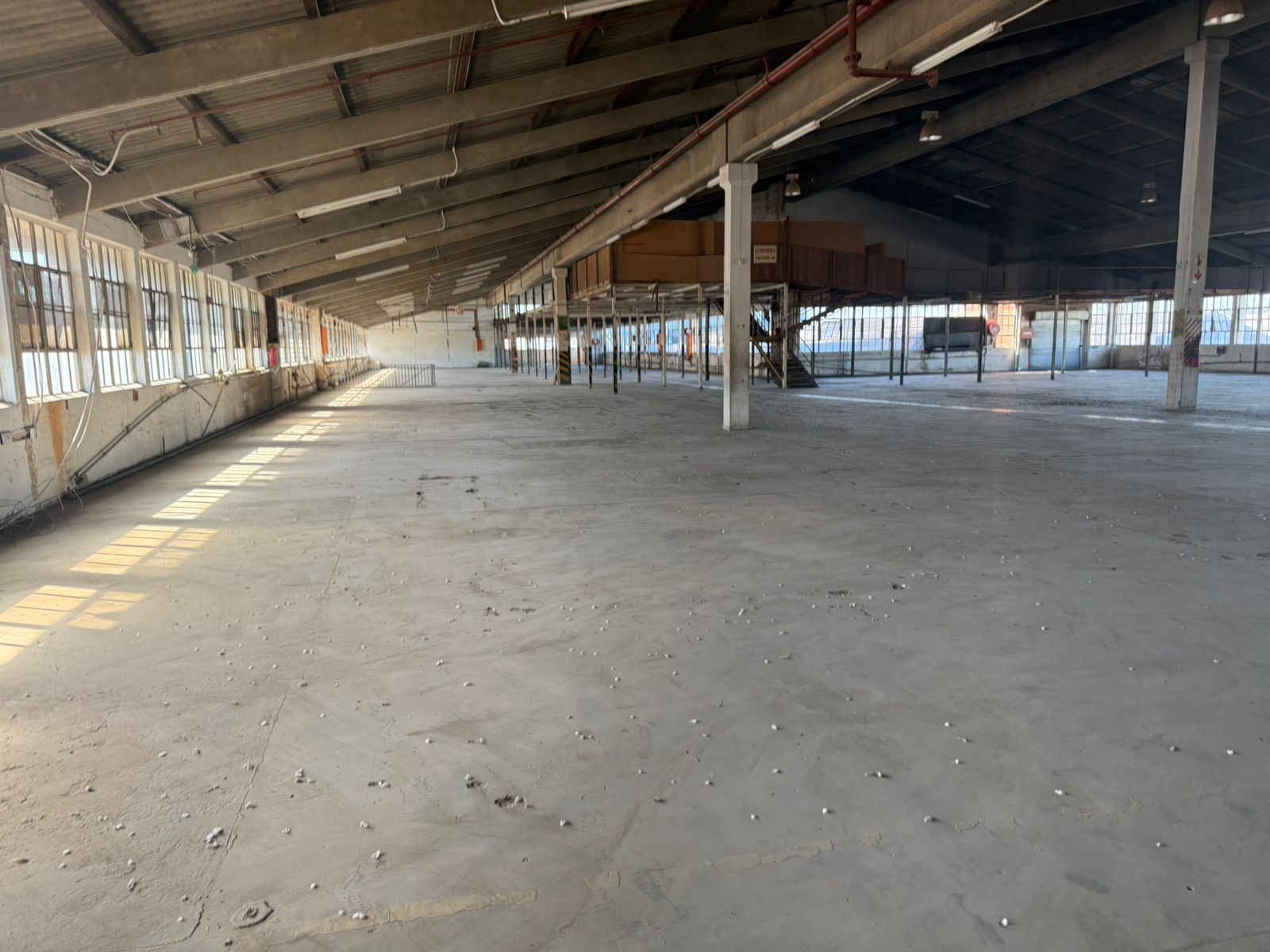 Prime 2,500m² Industrial Unit to Let in Jacobs