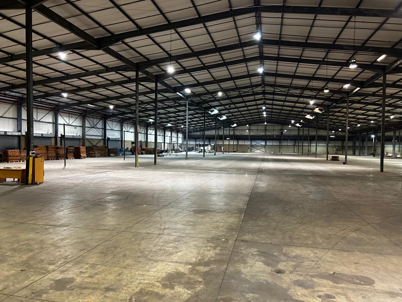 Unbeatable 26,102m² Warehouse for Lease in Prime Mobeni Location!