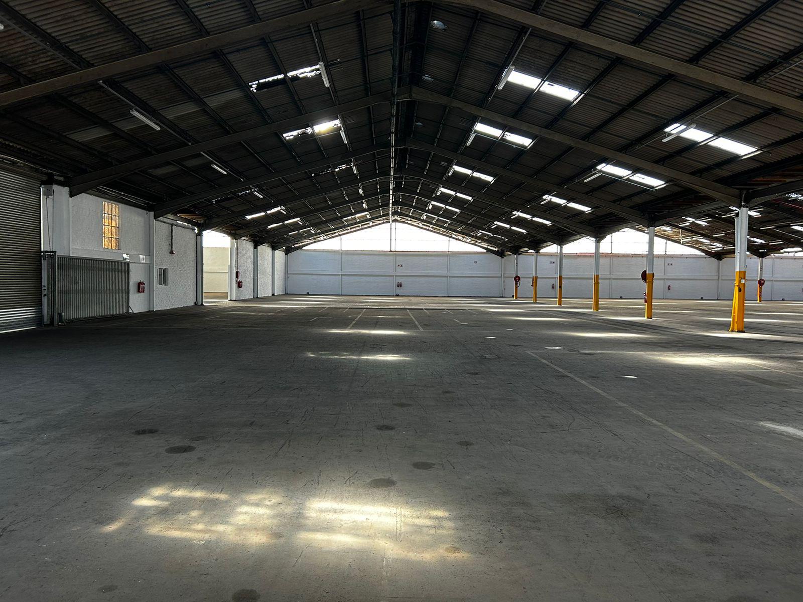 Prime Industrial Opportunity: 4,479m² Warehouse To Let in Thriving Mobeni Location