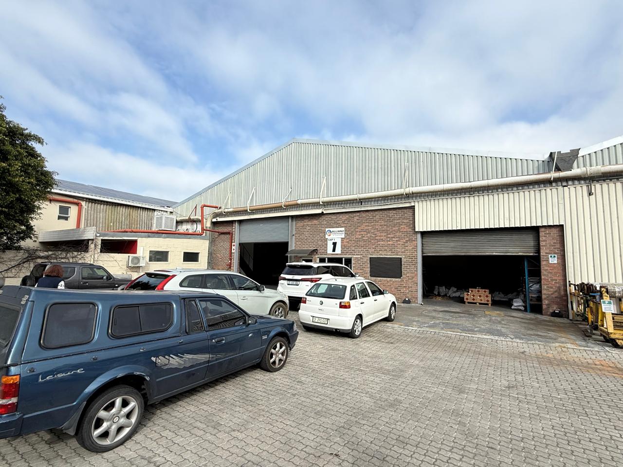 BRUG STREET | WAREHOUSE TO RENT | TRIANGLE FARM INDUSTRIAL | 2340m²