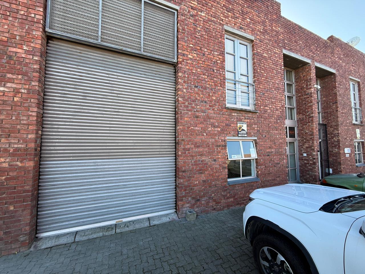 SANTOS PARK | WAREHOUSE TO RENT | STIKLAND INDUSTRIAL, BELLVILLE | 299m²
