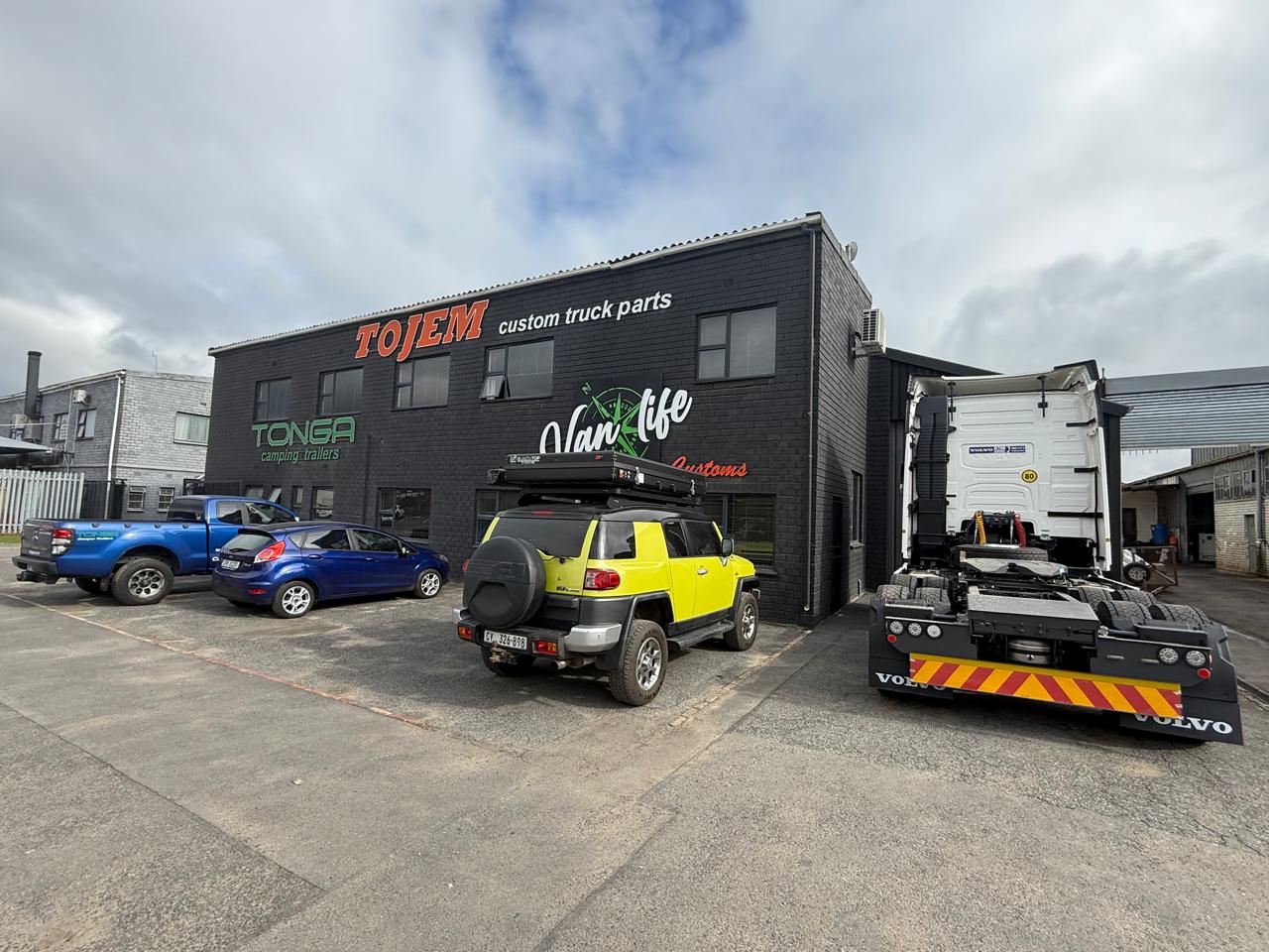 THERMO STREET | INDUSTRIAL PROPERTY TO RENT | TRIANGLE FARM | 813m²