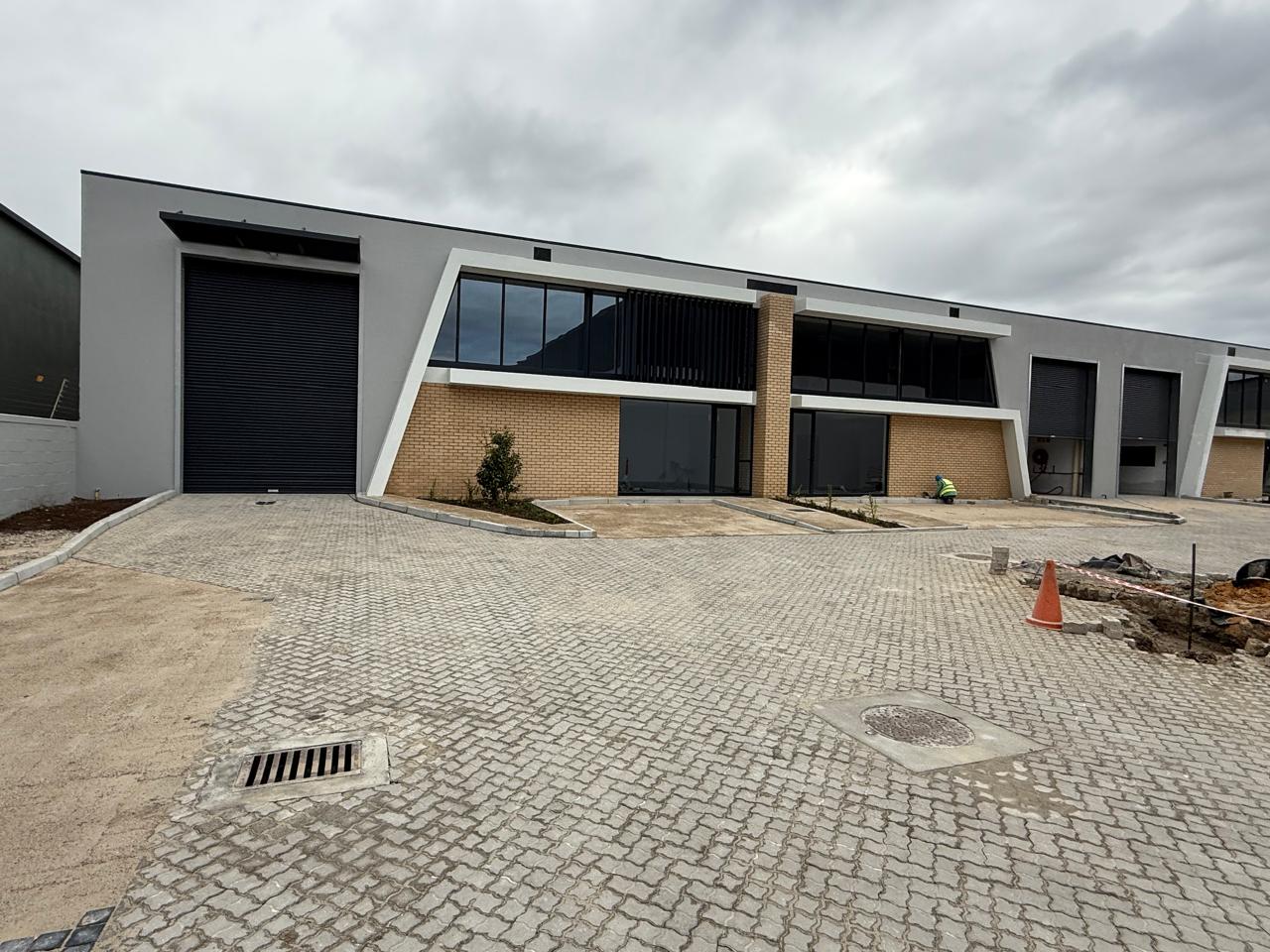 RIVERS EDGE 5, WINELANDS CLOSE BUSINESS PARK | WAREHOUSE TO RENT | STIKLAND INDUSTRIAL | 818m²