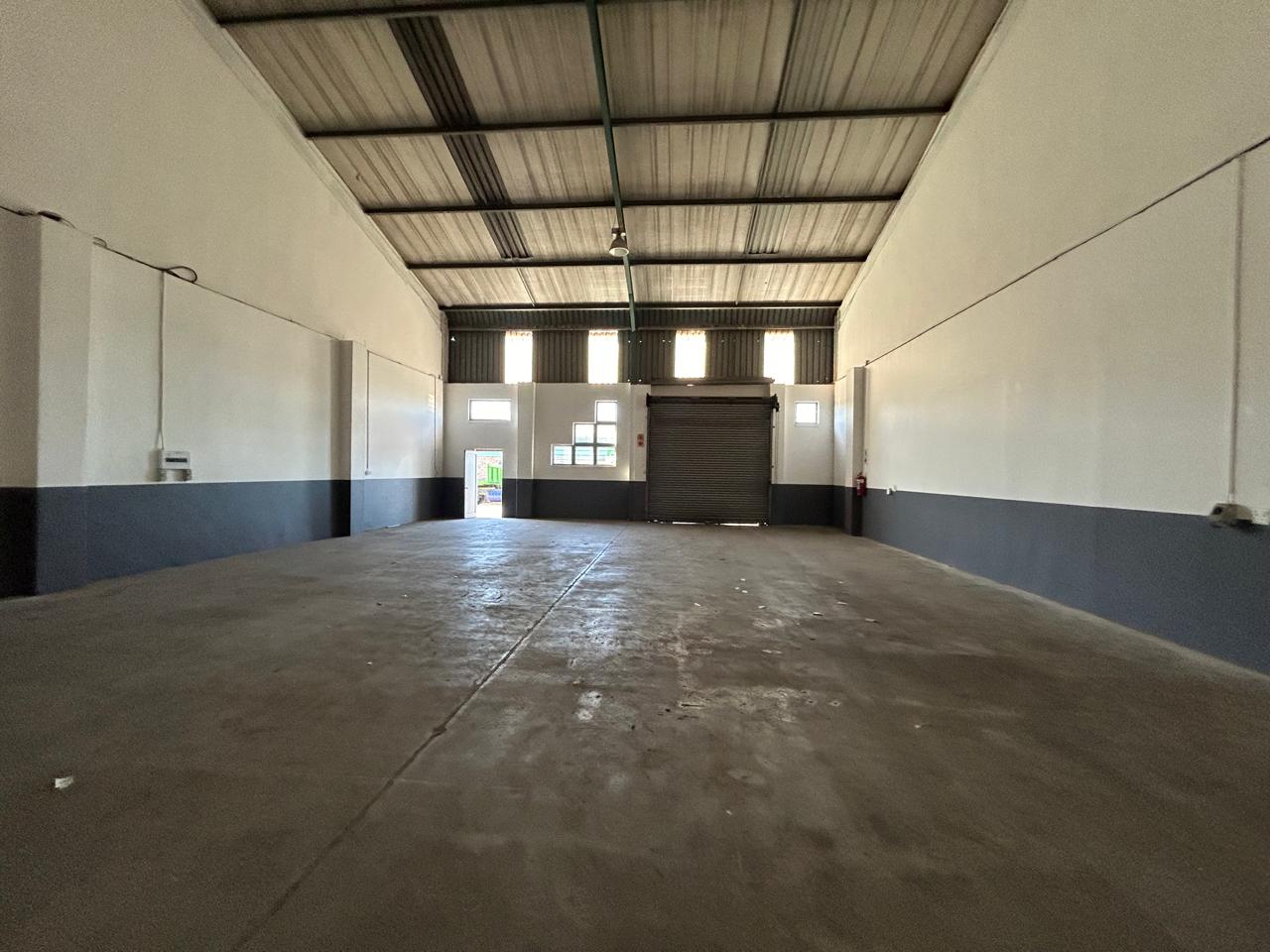 Versatile 265m² Warehouse To Let in Waterfall, Durban – Superlink Access & 100Amps Power