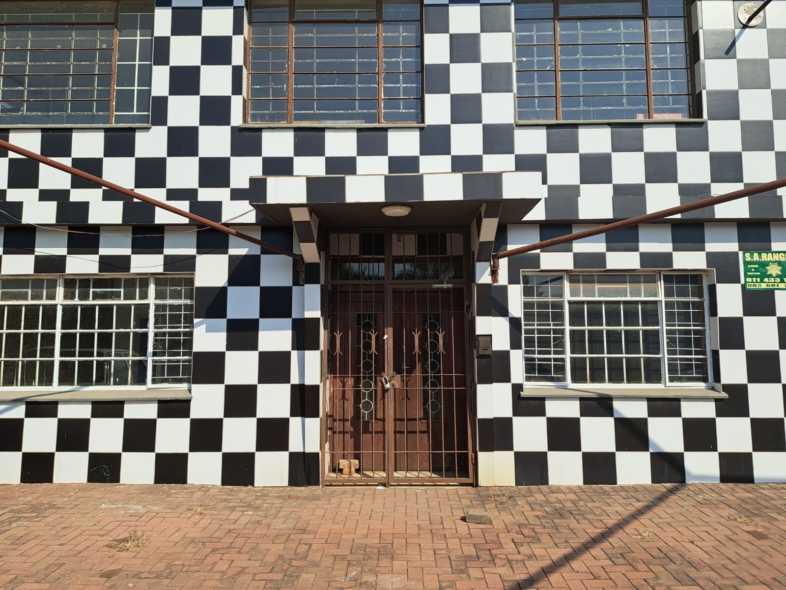 Commercial space for rent in Robertsham