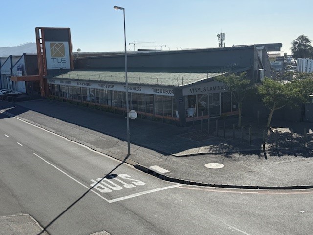 PAARDEN EILAND ROAD | SHOWROOM TO RENT | PAARDEN EILAND | 2300m²