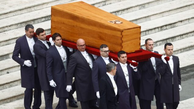 Over 50000 mourners pay last respect to pope benedict xvi - nigeria newspapers online