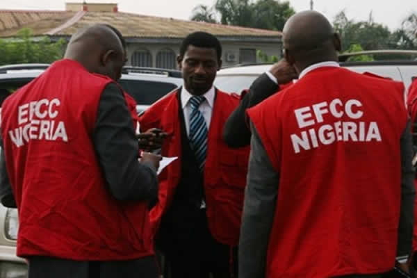 Efcc arrests man with n30m new naira notes - nigeria newspapers online