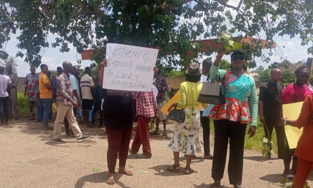 Aiyedatiwas kinsmen protest say deputy governor cant be removed - nigeria newspapers online