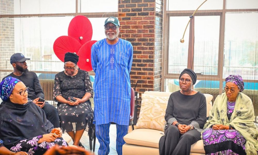 Tinubu shettimas wives visit akeredolus family in ibadan - nigeria newspapers online