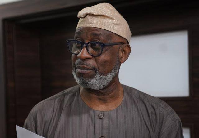 Fg revokes 924 dormant mining licences - nigeria newspapers online