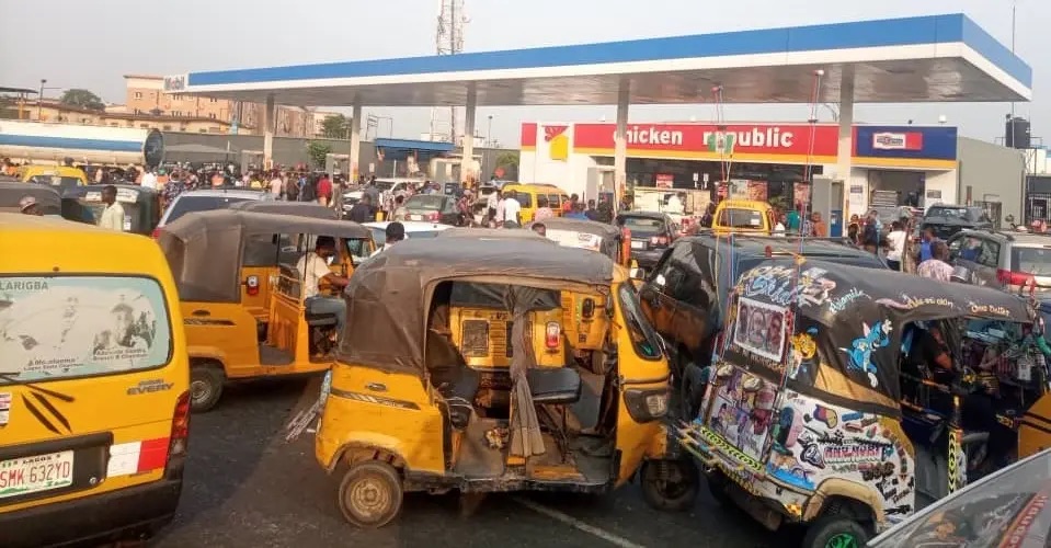 Dealers kick as lagos depots give abuja trucks priority - nigeria newspapers online