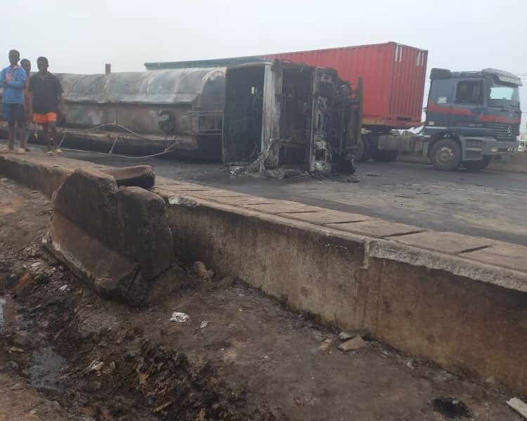 Just in fuel tanker explodes on lagos-ibadan expressway - nigeria newspapers online