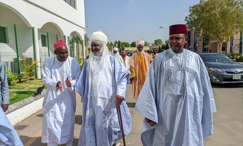Just in kingmakers arrive kano government house - nigeria newspapers online