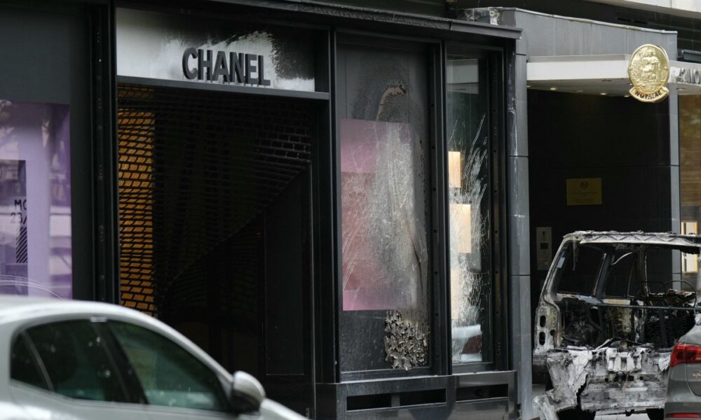 Thieves ram-raid chanel store in paris - nigeria newspapers online