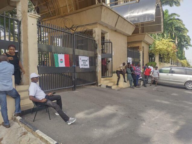 Strike judiciary workers lock out judges lawyers others from courts in abuja - nigeria newspapers online