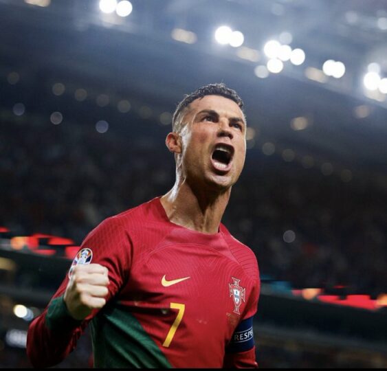 Ronaldo hits milestone becomes first athlete with one billion followers on social media - nigeria newspapers online