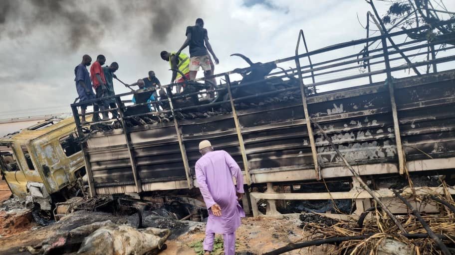 30 passengers 50 cows burnt in petrol tanker accident in niger - nigeria newspapers online