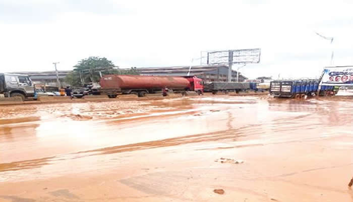 Commuters demand repair of collapsed asaba-onitsha road - nigeria newspapers online