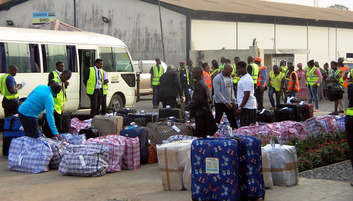 400 deported nigerians arrive abuja airport from uae - nigeria newspapers online