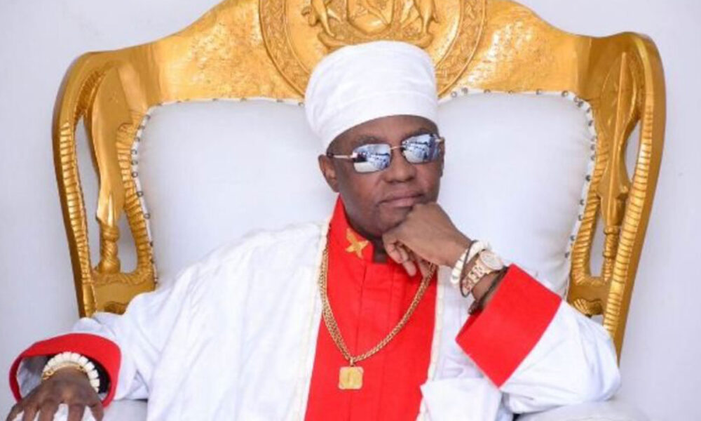 Drama as oba of benin counters oshiomhole in presence of akpabio okpebholo others - nigeria newspapers online