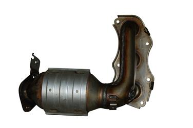 Exhaust Manifold with Integrated Catalytic Converter BO 099-2623