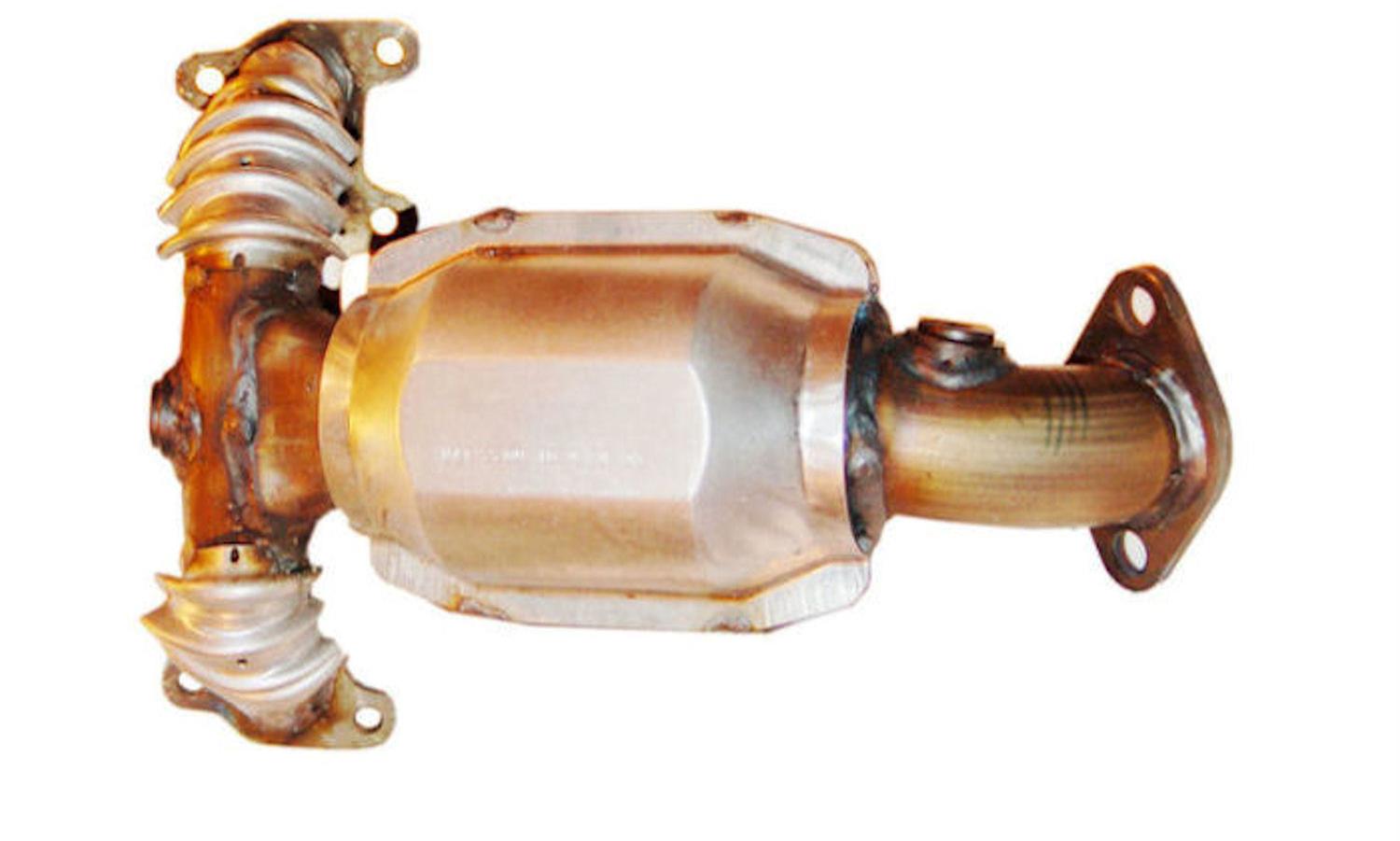 2004 Kia Optima Exhaust Manifold with Integrated Catalytic Converter