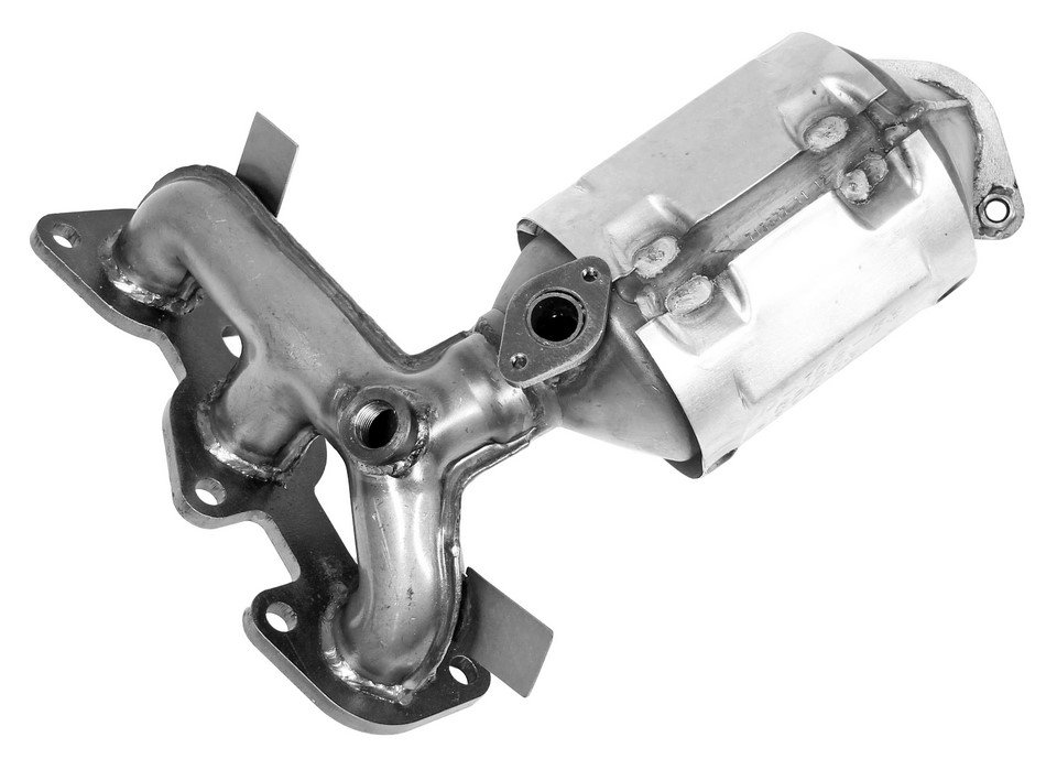 2003 Toyota Camry Exhaust Manifold with Integrated Catalytic Converter