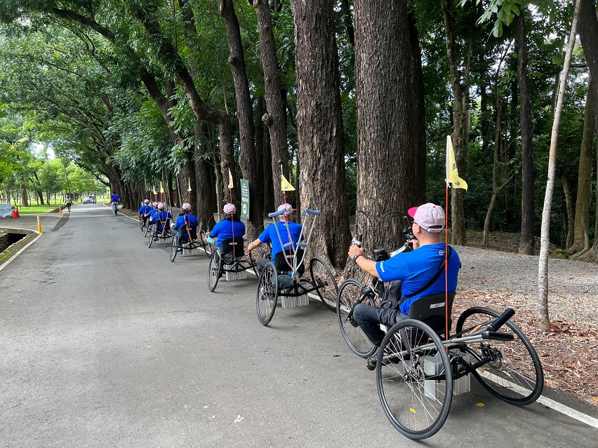 手搖車漫遊六龜山城 環境有愛、運動無礙