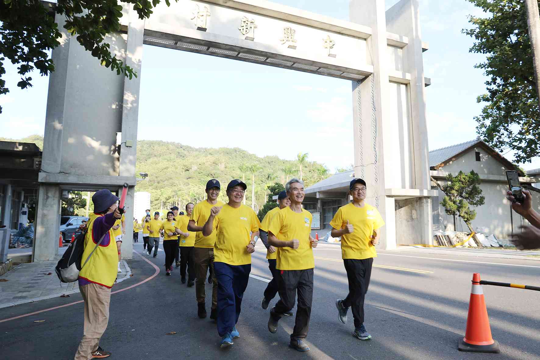 興大南投分部公益路跑 千人響應助清寒學子