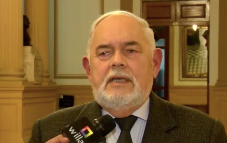 Jorge Montoya: “Al momento, se han recogido unas 20 firmas para la tercera moción de vacancia”