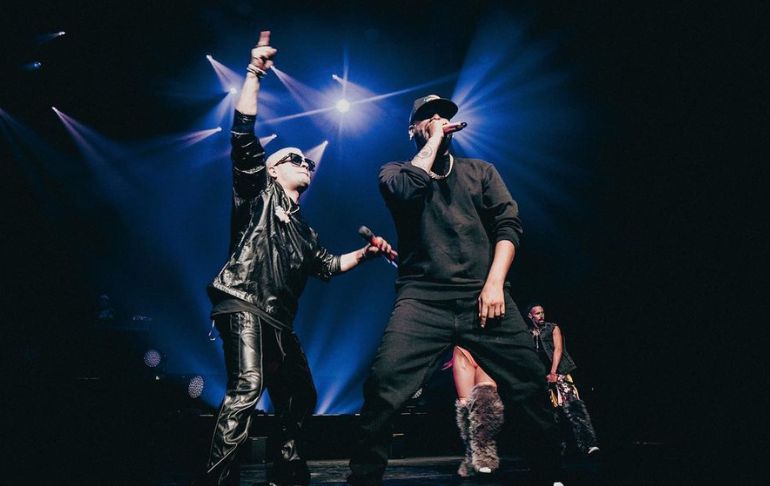 Jowell y Randy se disculpan por desnudez de sus fanáticas en pleno concierto