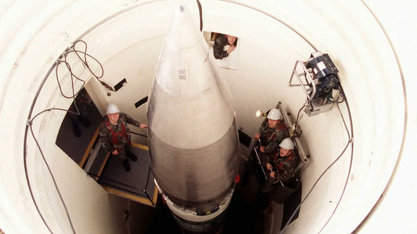 Minuteman missile in silo, from https://www.thedrive.com/the-war-zone/40467/minuteman-iii-intercontinental-ballistic-missile-test-aborted-due-to-undisclosed-issue