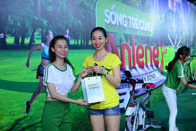 Kingsport đồng hành cùng Anlene