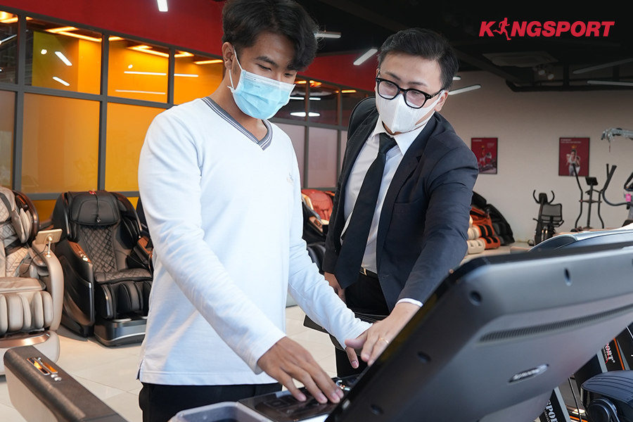 Khách hàng trải nghiệm sản phẩm máy chạy bộ KingSport tại Hà Nội Khách hàng trải nghiệm sản phẩm máy chạy bộ KingSport tại Hà Nội