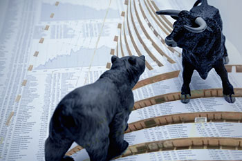 Stock market report with bull and bear