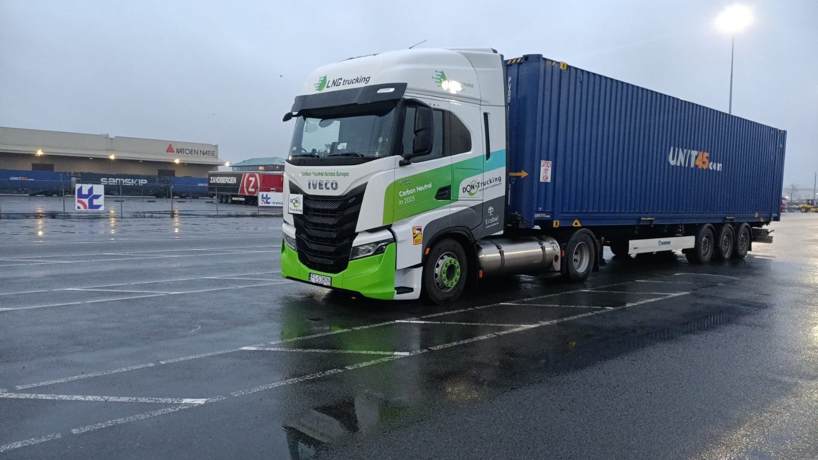 Don Trucking LNG Powered Truck with SAMSKIP Trailer