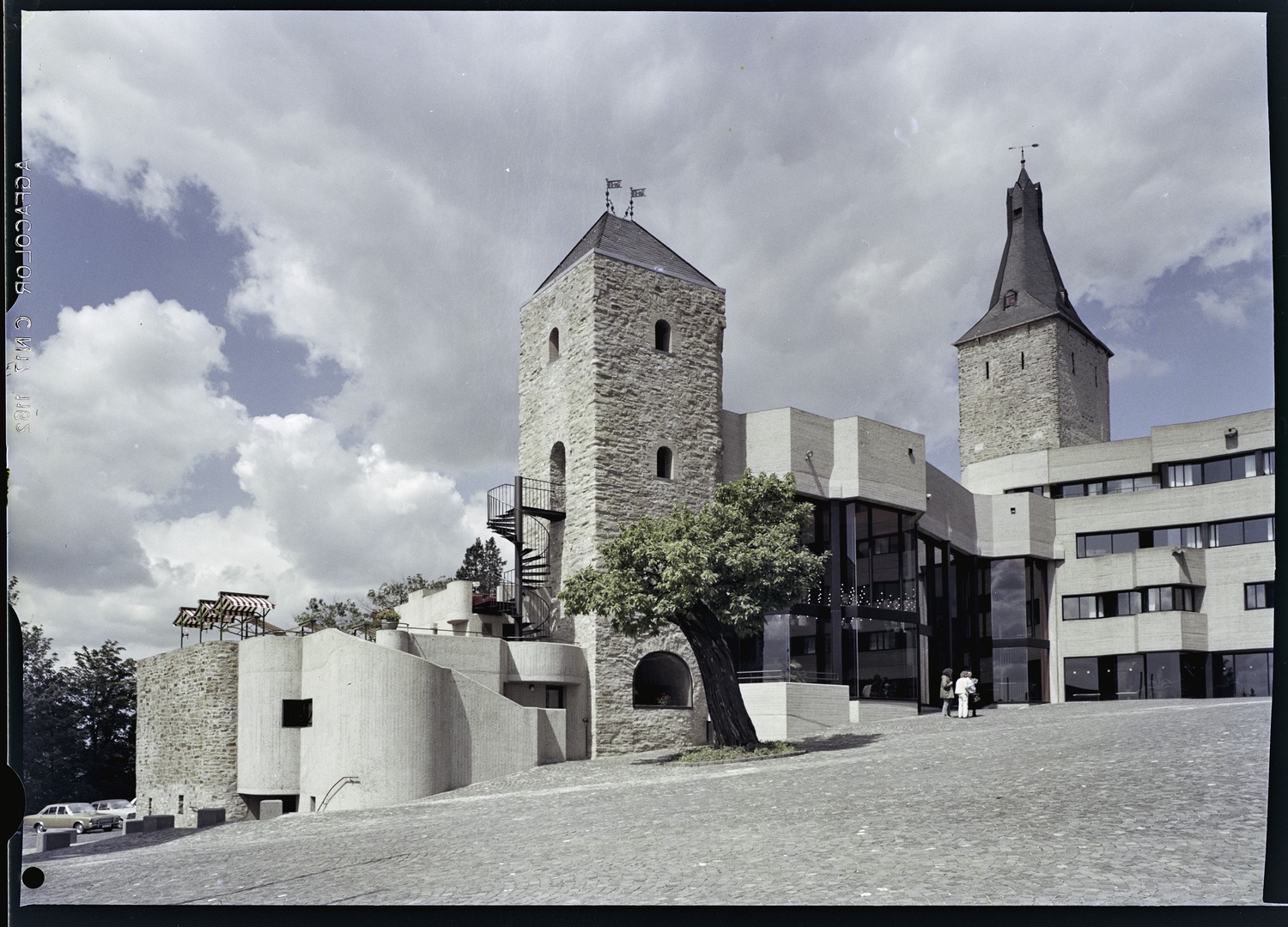  Inge und Arved von der Ropp, Blick in den Innenhof, nach 1972