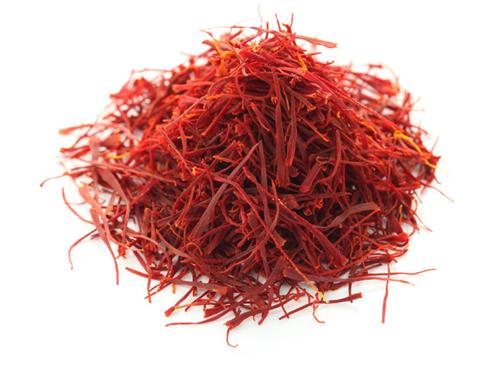 Saffron for brightening skin