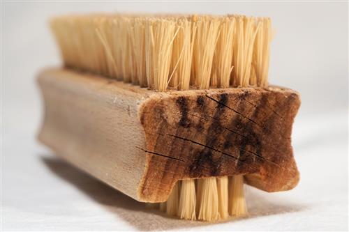 Brush for dry brushing