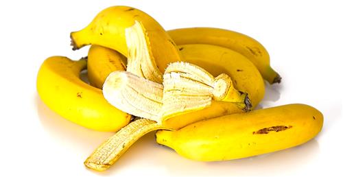 eating bananas with dark spots