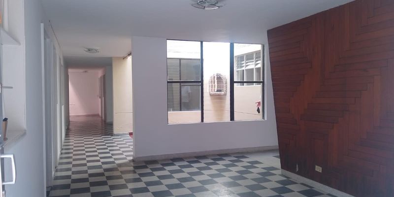 Casa en arriendo Bolivariana 248 m² - $ 3.300.000