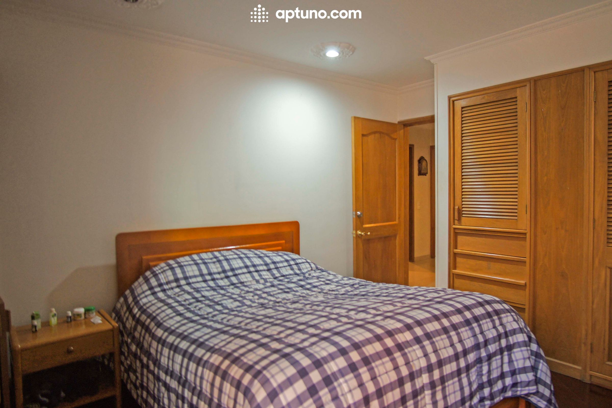 Apartamento de 4 alcobas en arriendo en Chico Navarra, Bogotá, 268 m² · foto 17 de 24