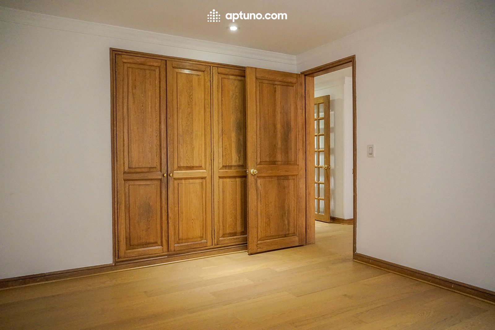Apartamento de 4 alcobas en arriendo en Los Rosales, Bogotá, 300 m² · foto 10 de 24