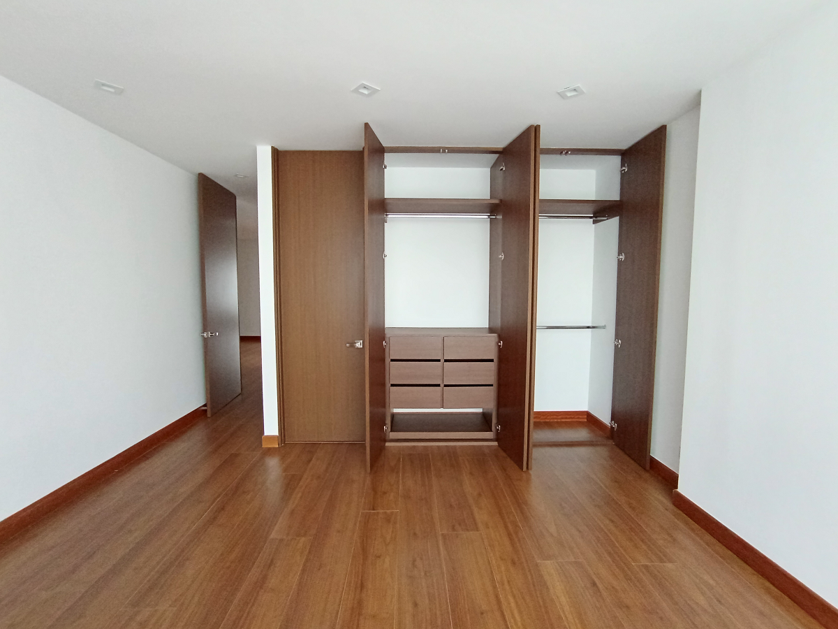 Apartamento de 3 alcobas en arriendo en Prado Veraniego Sur, Bogotá, 392 m² · foto 22 de 23