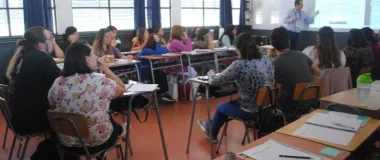 Docentes durante alguna capacitación en un salón de clases