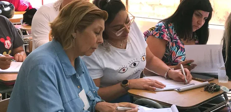 Docentes realizan en grupo el Curso de Aptus